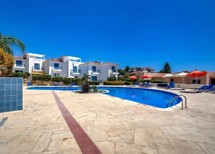 Lia\'S Gardens